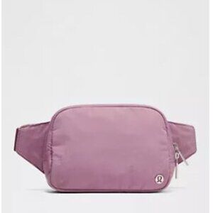 Lululemon Everywhere Belt Bag Large 2L *Lavender Lux
